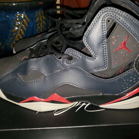 Nike 6.5 Jordans - Picture 5 of 6
